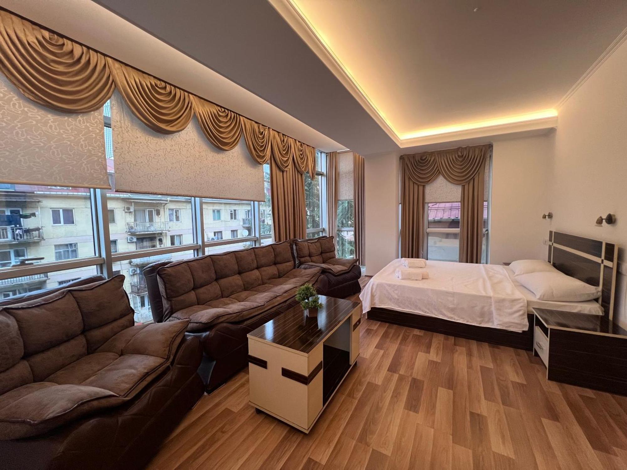 באטומי Hotel Argo מראה חיצוני תמונה