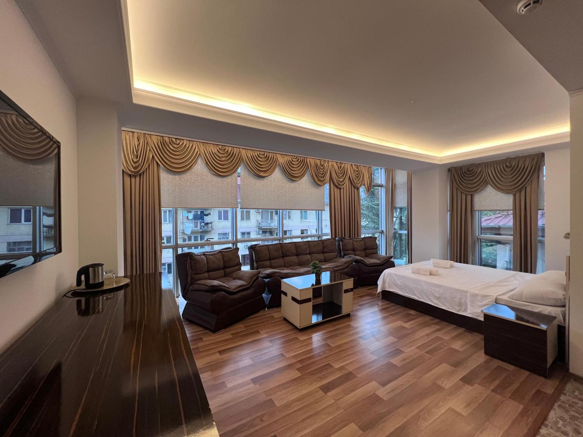 באטומי Hotel Argo מראה חיצוני תמונה