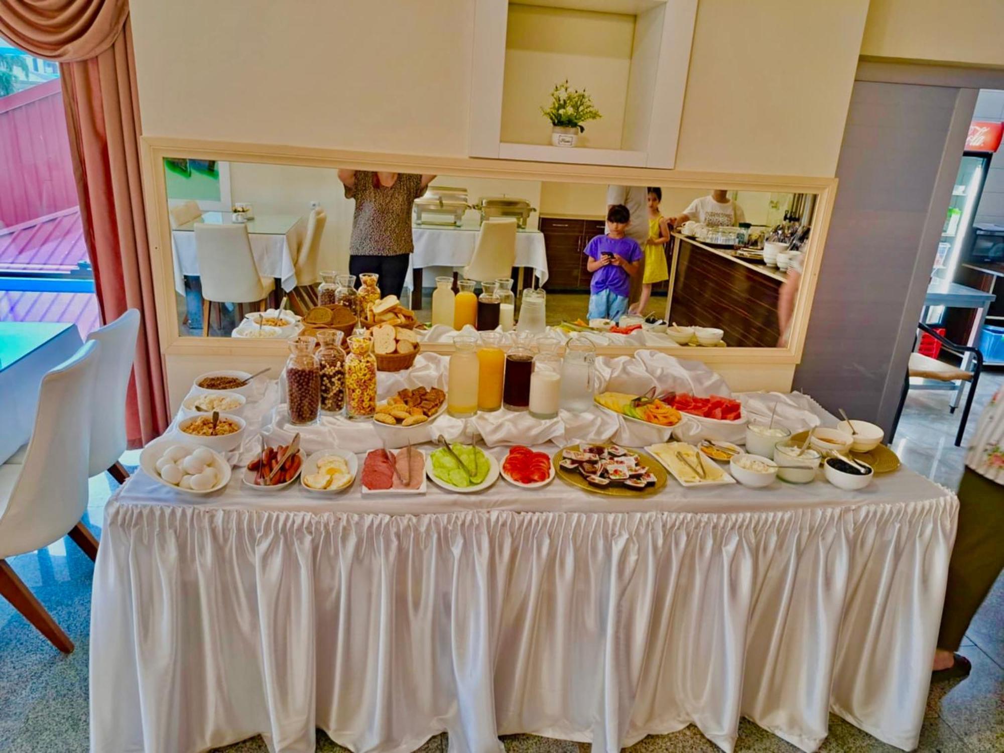 באטומי Hotel Argo מראה חיצוני תמונה